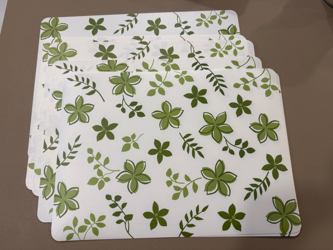 Dining table mats443964397150556160