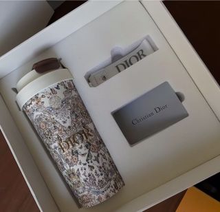 （分類：）位於 。 由 luxury_p 提交（商品編號 1435811273，圖片 1）。簡介： 。
