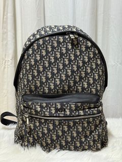 (Category: ) located in . Submitted by shoulderfashion (Listing ID 1435851503, Image 1). Description: .