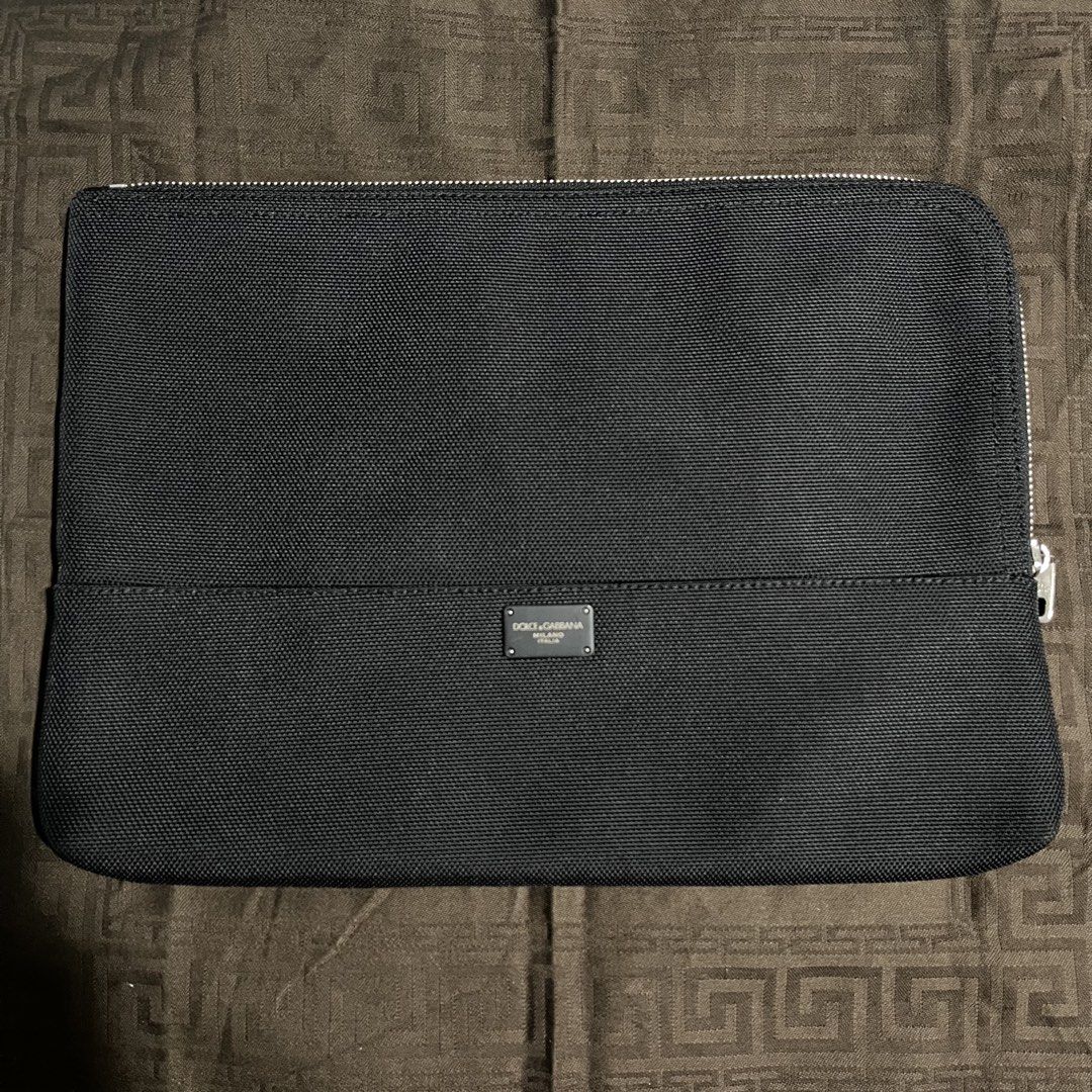 Dolce & Gabbana Canvass Clutch Bag (Category: Belt bags, Clutches and Pouches) located in Cagayan de Oro. Submitted by kent_ogals (Listing ID 1435853443, Image 1). Description: .