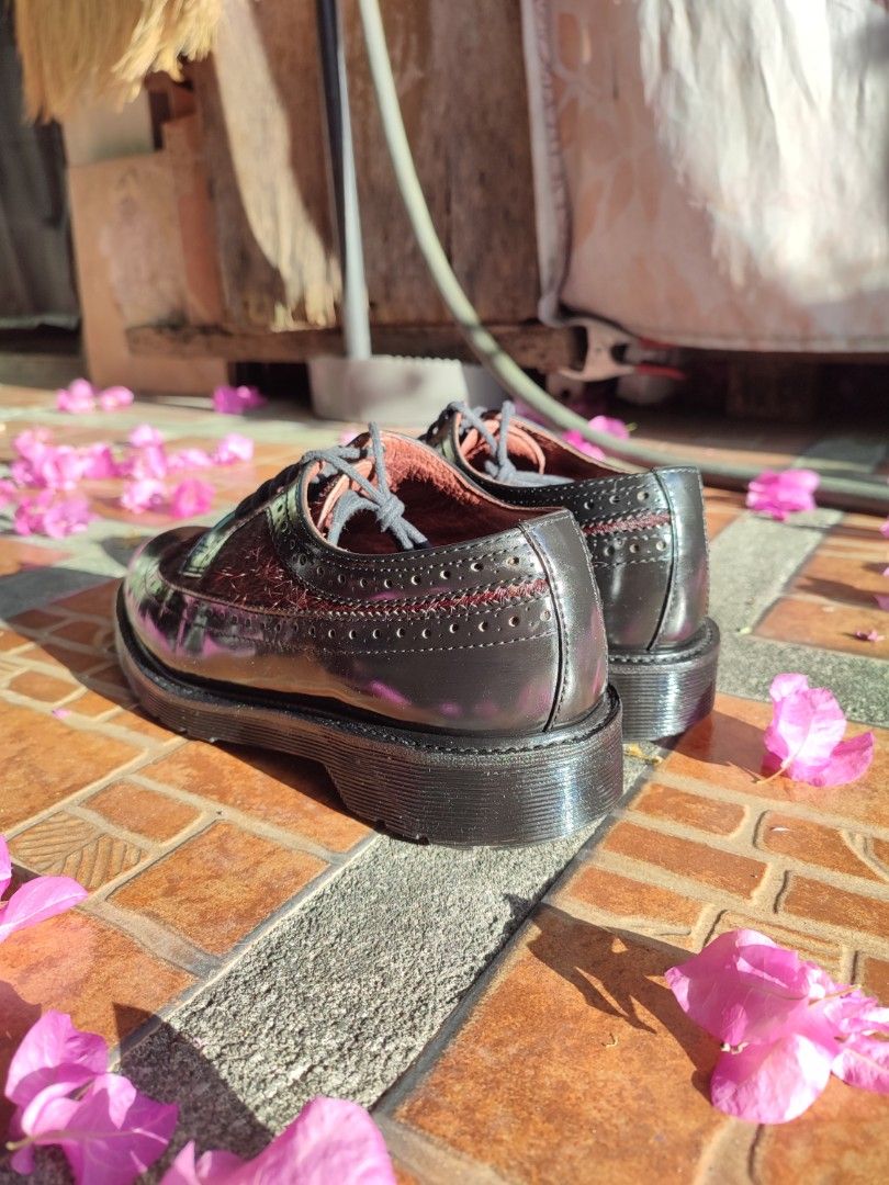 Dr. Martens 1491 Nash (Category: Casual Shoes) located in Manila. Submitted by laughinglamok (Listing ID 1435809385, Image 2). Description: Selling my Dr. Marten's 1491 Nash in Black + Oxblood for (P2,300) - Size 7 US / 6 UK - Came from a thrift shop - Just got shined - No issues aside from heel drags - Negotiable Rfs: Barely used, size too small Can do meetups around Santa. Ana, Manila & Makati..