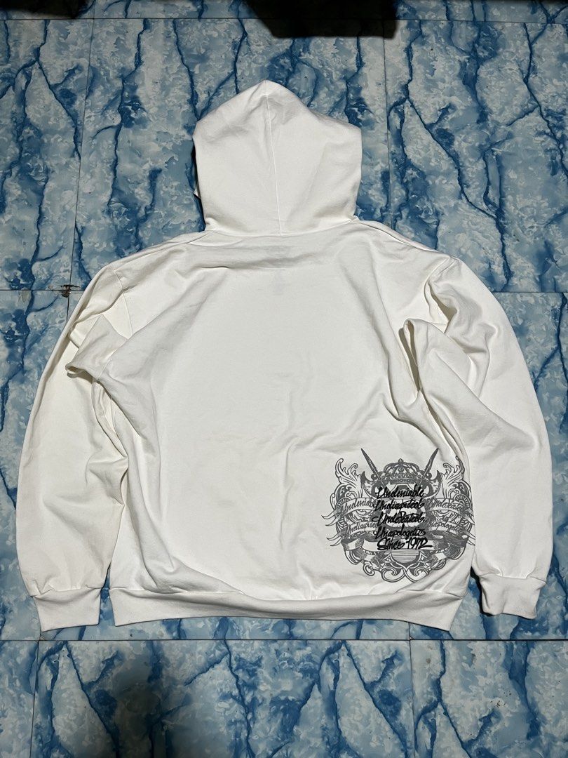 ECKO Favorite Hero Hoodie (Category: Coats, Jackets and Outerwear) located in Cagayan de Oro. Submitted by yuichinnie (Listing ID 1435878571, Image 2). Description: ECKO Favorite Hero Hoodie Width / Length: 26 x 28 Issue: Washable Stains Price: 3000.