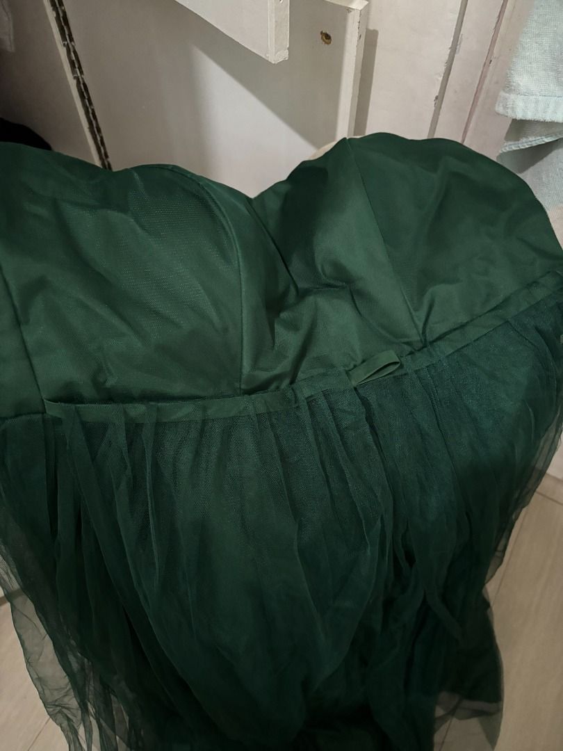 Emerald Green Infinity Dress (Category: Dresses) located in Manila. Submitted by aboutsammy (Listing ID 1435753278, Image 1). Description: - Emerald green dress - Tulle overlay - Sweetheart neckline - Flowing skirt - Perfect for formal events Used once during a wedding as shown on photo. Last price posted. .