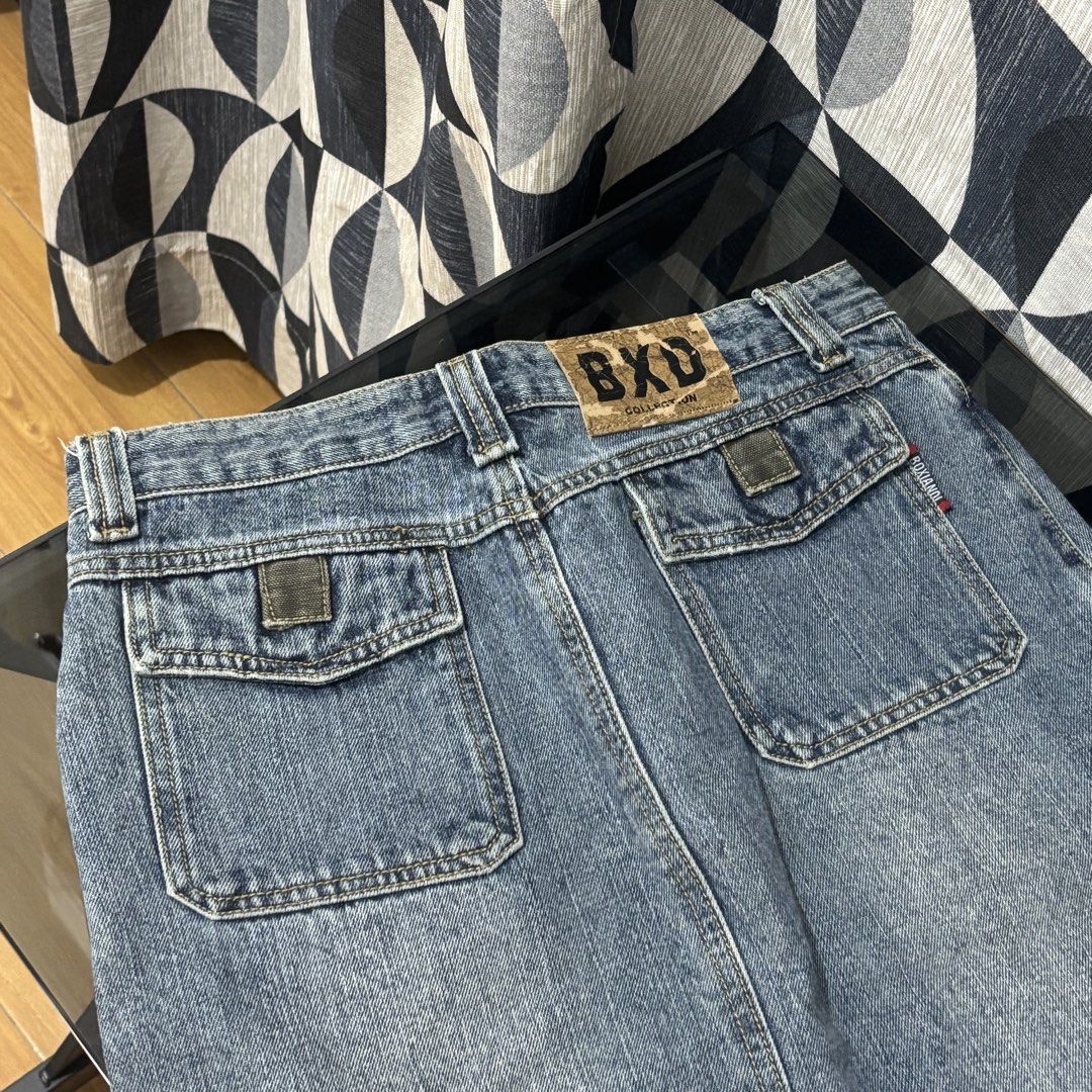 Faded Wash Midi Denim Skirt (Category: Skirts) located in Manila. Submitted by 119.s (Listing ID 1435898083, Image 2). Description: Bought from an IG shop a long time ago. Never used, just washed and stored. RFS: too loose for me, not my style anymore as well 🏷️ Negotiable 📸 Can send more photos (NO WW) 🙇🏻‍♀️ Please expect flaws/manage your expectations as this item is pre-loved. Expect minor color differences due to screen display. 💵 MOP: G