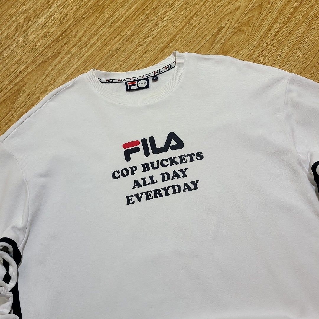 Fila Cop Buckets All Day Everyday Sweatshirt (Category: Coats, Jackets and Outerwear) located in Quezon City. Submitted by mofinds.ph (Listing ID 1435842023, Image 3). Description: Size: XL Dimes: 25x28 Condition: Excellent/Great condition MOP: BPI DELIVER: LALAMOVE OR J&T MEETUP/PICKUP: Victoria Tower D, Mother Ignacia Ave., Brgy. Paligsahan, Diliman, Quezon City.
