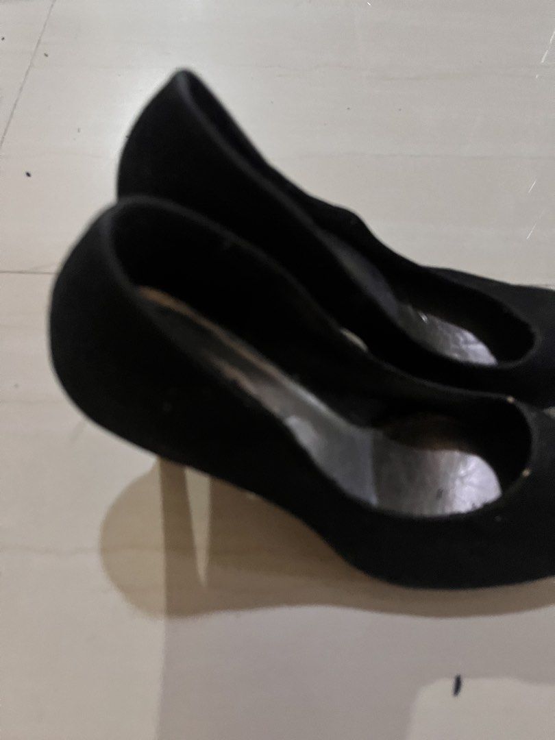 Fiore Black Heels (Category: Heels) located in Rizal. Submitted by authenticity17 (Listing ID 1435830111, Image 2). Description: - Black Fiore heels - Pointed toe - Stiletto heel - Suede-like material - Classic style - Some wear on insoles - Suitable for various occasions.