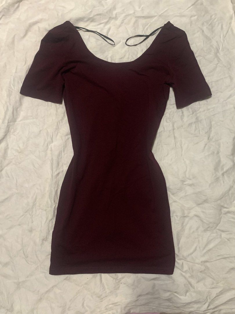 Forever 21 body fitting maroon dress (Category: Dresses) located in Taguig. Submitted by 8jccc (Listing ID 1435873060, Image 1). Description: .