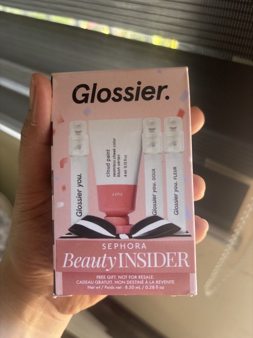 Glossier Cloud Paint & You Eau de Parfum Set (Category: Makeup) located in Gapan. Submitted by loved_by_cx (Listing ID 1435724572, Image 3). Description: - Glossier Cloud Paint in Puff (4.00 ml / 0.13 fl oz) - Gel-cream blush - Includes three Glossier You Eau de Parfum samples (1.50 ml / 0.05 fl oz each) Brand new.