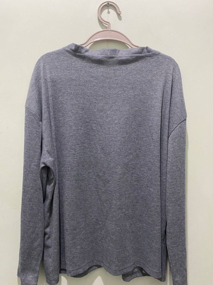 gray cardigan (Category: Longsleeves) located in Pasay City. Submitted by dannah__ (Listing ID 1435835068, Image 1). Description: - bought it on orange app.