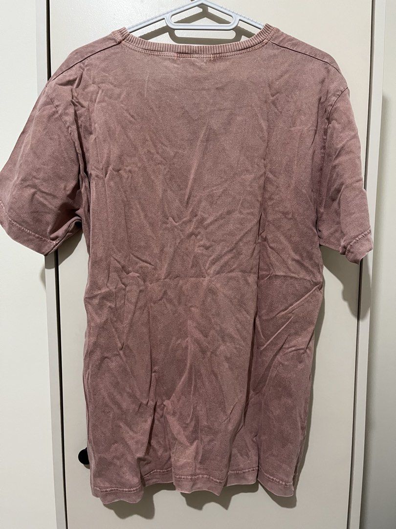 Greek Column themed shirt (Category: Tshirts & Polo Shirts ) located in Rizal. Submitted by brandonpro74914 (Listing ID 1435839204, Image 2). Description: Fits like a Medium Uniqlo shirt Used Lighter color in person (leaning towards Dusty Rose color) No tag Washed look.