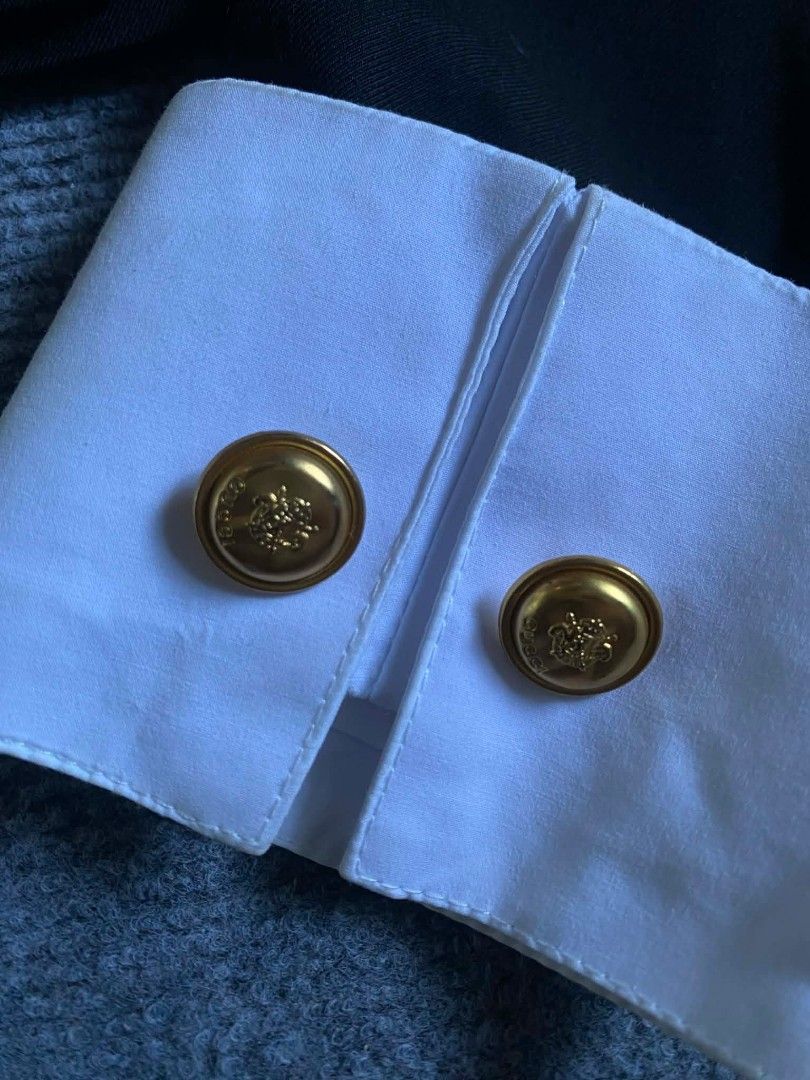 Off/legit Gucci American coat (Category: Coats, Jackets and Outerwear) located in Manila. Submitted by sixbysix (Listing ID 1435834446, Image 3). Description: ps: issue missing gold gucci buttons upon this pic good condition.
