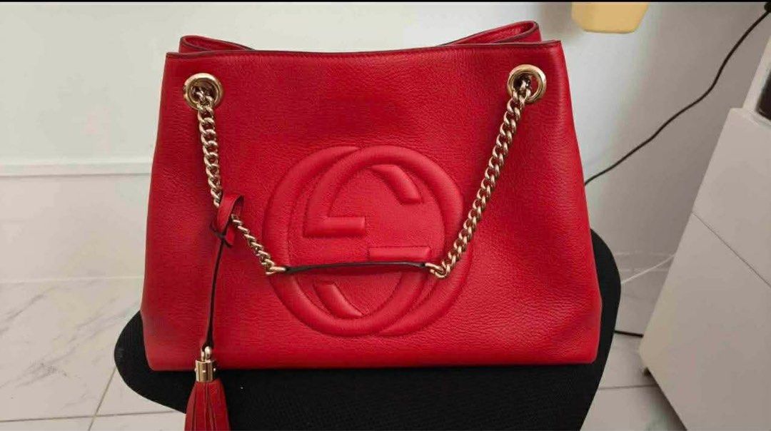 Gucci Soho Interlocking G Chain Tote Bag. (Category: Luxury Bags & Wallets) located in Paranaque City. Submitted by FLess.ph (Listing ID 1435809774, Image 1). Description: In excellent and Pristine Condition. Guaranteed authentic. I don’t sell knockoffs products. Money back guarantee Can be self pick up to check authenticity ( FOR SURE BUYER ) only .