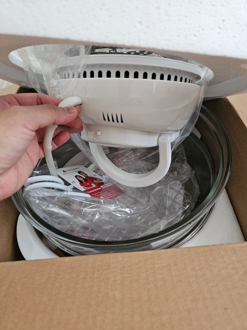 Hanabishi Turbo Broiler HTB-150 (Category: Cookware & Accessories) located in Manila. Submitted by juliana01.07 (Listing ID 1435772810, Image 3). Description: - Hanabishi Turbo Broiler HTB-150 - Brand new - In original box - Box shows product and brand.