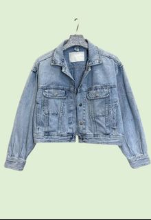 (Category: ) located in . Submitted by prelovedsaleitems (Listing ID 1435903625, Image 1). Description: .