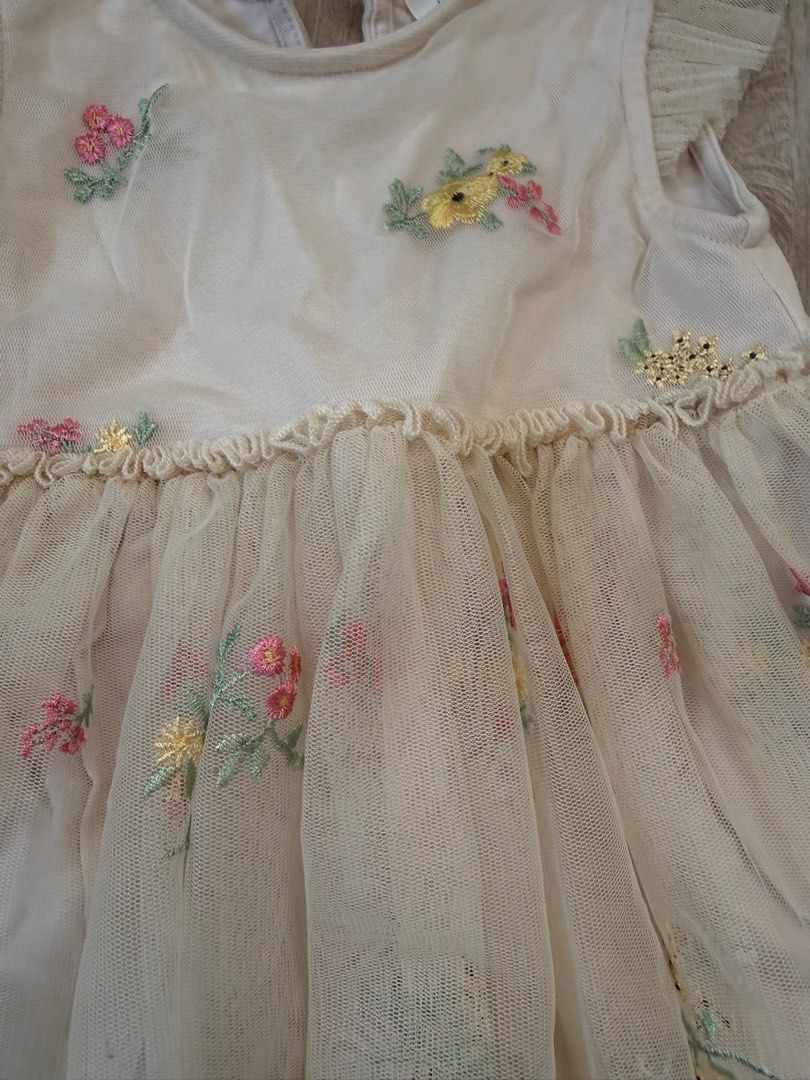 H&m embroidered dress (Category: Babies & Kids Fashion) located in Bacolod City. Submitted by drjessicaa26112 (Listing ID 1435716581, Image 3). Description: .
