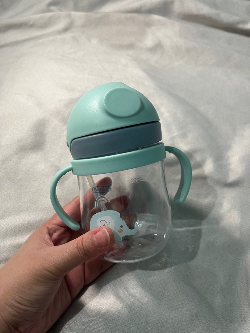 Hoshi Silicone Bib, Teethers, and Sippy Cups (Category: Weaning & Toddler Feeding) located in Manila. Submitted by mackyrena (Listing ID 1435893377, Image 3). Description: Take All 1 Silicon Bib 1 training straw bottle 1 dr isla water bottle 3 training spoons.