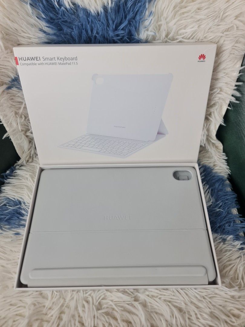Huawei Smart Keyboard for MatePad (Category: Computer Keyboard) located in Caloocan City. Submitted by roselpaddayuman87 (Listing ID 1435851294, Image 1). Description: Huawei Smart Keyboard Model: KA11-KB11 Color: Gray Almost new 1month old Specs: • Compatibility: Specifically for MatePad 11.5"S (TXZ-XXX). • Connection: Huawei NearLink technology for low latency. • Design: Detachable magnetic design with laptop, split, and studio forms. • Typing 