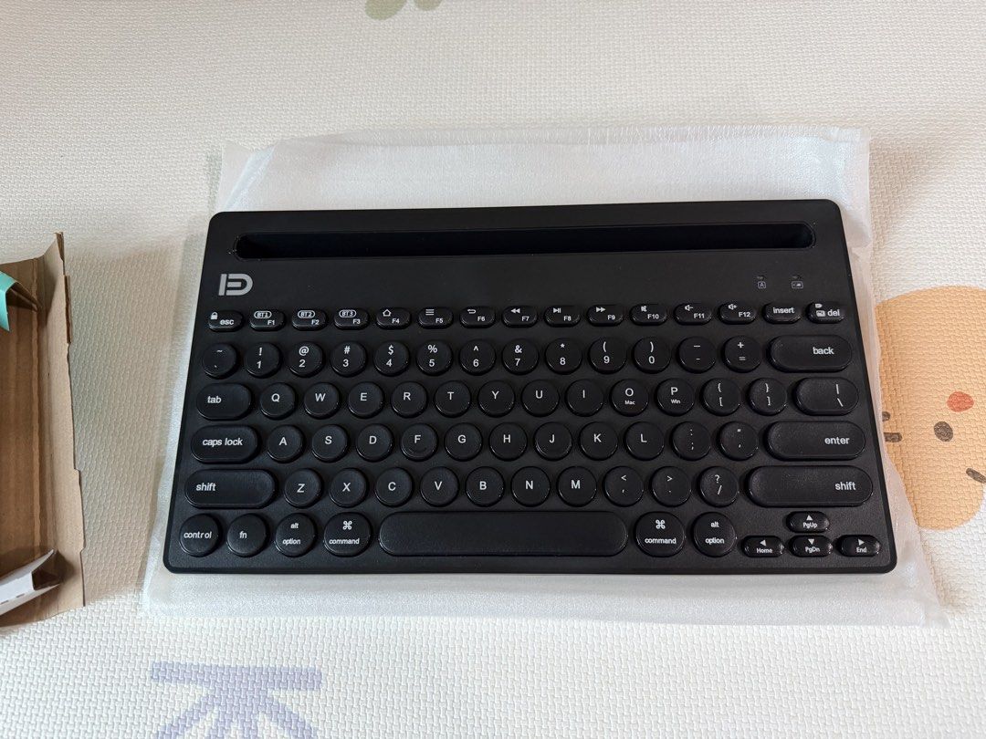 ID Multi-Device Bluetooth Keyboard443884716079851521