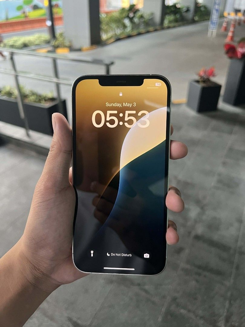 iphone 12 ro max (Category: iPhone 12 Series) located in Dasmarinas. Submitted by goldentree.991533 (Listing ID 1435716136, Image 1). Description: HELPING A FRIEND! Bilihin nyo na selpon nya 12 pro max 76bh Truetone, face ID working Makinis no dents Factory Unlock Gagamitin na lang Pass sa low ballers at buy n sell! Pm for sure buyer po.