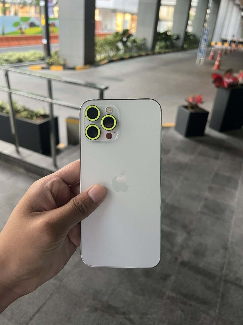 iphone 12 ro max (Category: iPhone 12 Series) located in Dasmarinas. Submitted by goldentree.991533 (Listing ID 1435716136, Image 2). Description: HELPING A FRIEND! Bilihin nyo na selpon nya 12 pro max 76bh Truetone, face ID working Makinis no dents Factory Unlock Gagamitin na lang Pass sa low ballers at buy n sell! Pm for sure buyer po.