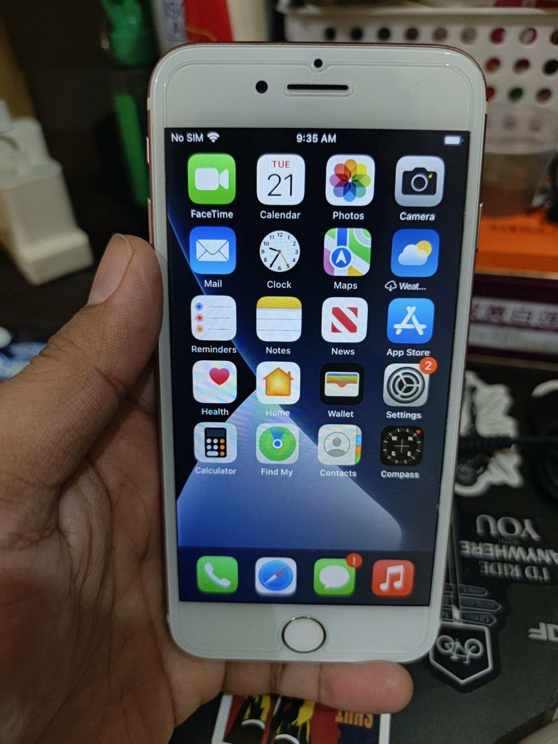 Iphone 7 32 GB (Category: iPhone 7 Series) located in Quezon City. Submitted by aiceedums (Listing ID 1435831830, Image 3). Description: Hi selling my back up phone. Iphone 7 in rose gold (32 gb) with signs of usage. Free 2 cases. *Negotiable.