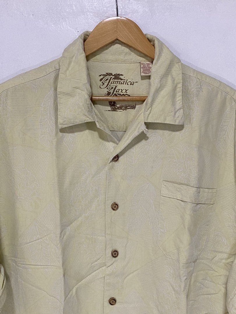 Jamaica Jaxx Printed Polo (Category: Tshirts & Polo Shirts ) located in General Natividad. Submitted by lootsnijay (Listing ID 1435718551, Image 3). Description: fits 2XL Width- 25” Length- 30” Color rate: 9/10 Issue/s: None 📌washed 📌color may vary due to lighting 📌shipping via jnt express.