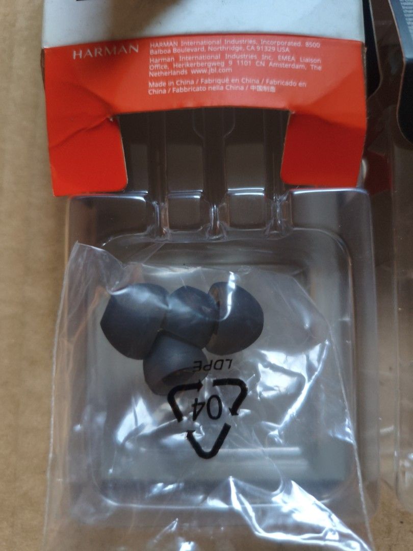 JBL Earbuds / Apple Airpod Tips (Category: Earphones) located in Pasig City. Submitted by coolphoenix-29ac (Listing ID 1435811277, Image 3). Description: - JBL earbuds - Multiple ear tip sizes included - Selling ear tips only.