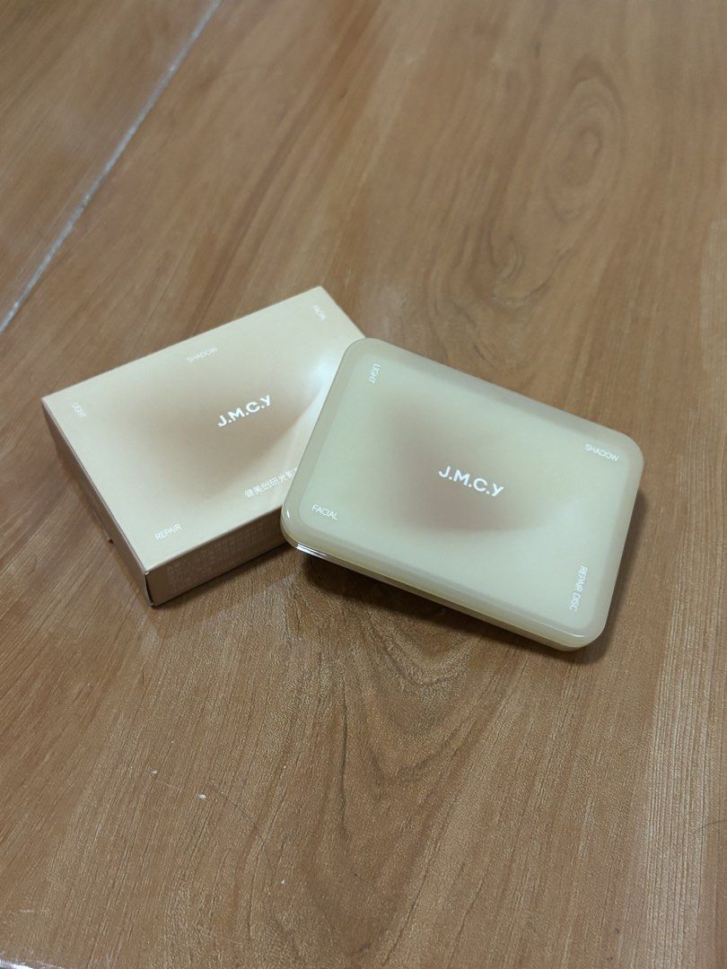 JMCY 3-in-1 Contour Highlighter (Category: Makeup) located in Quezon City. Submitted by darlenec1470832 (Listing ID 1435882710, Image 1). Description: #02 Warm Tea Pallete - bought on official tiktok shop rfs: di nagagamit.