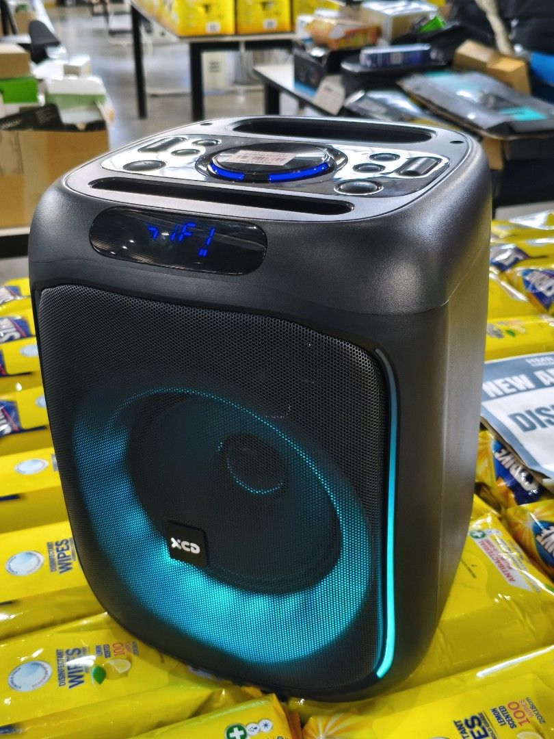 Karaoke speaker (Category: Soundbars, Speakers & Amplifiers) located in Manila. Submitted by red_finders (Listing ID 1435721663, Image 1). Description: heavy duty.