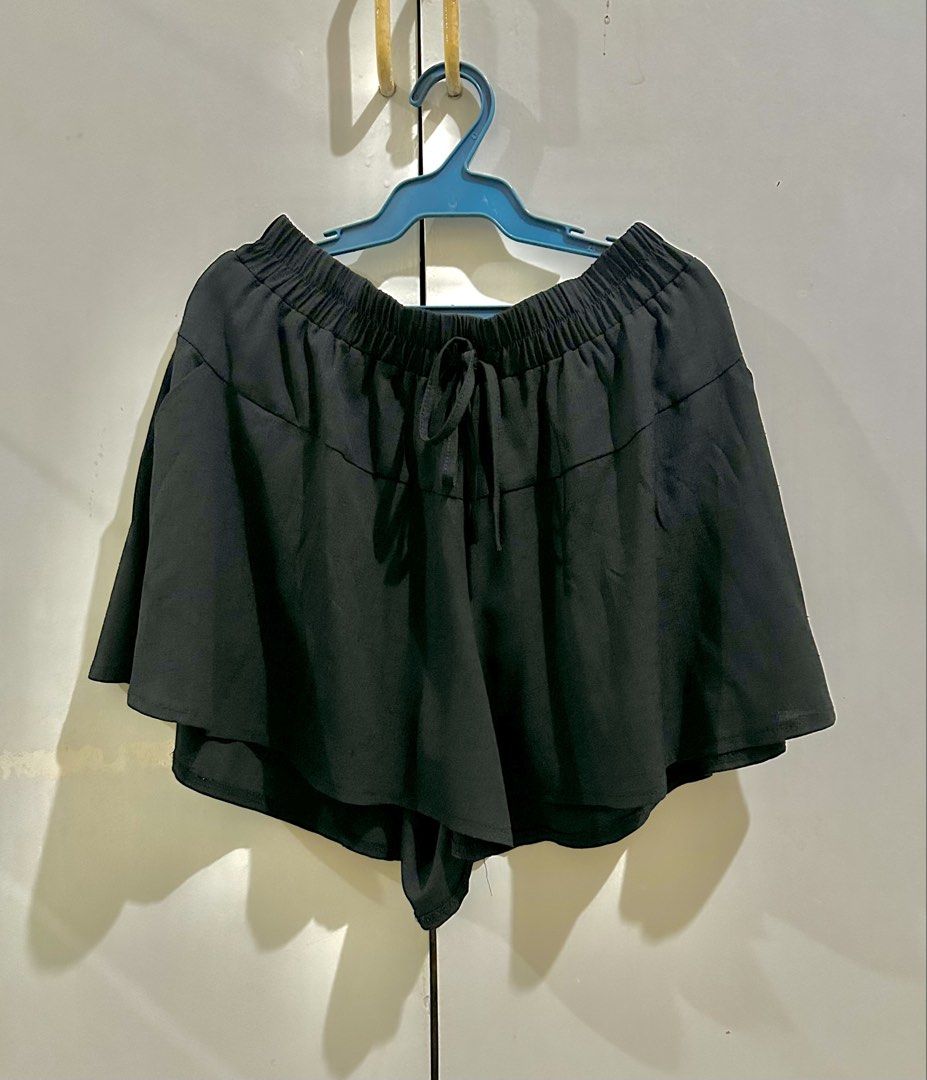 Kashieca Flowy Skort (Category: Shorts) located in Mandaluyong City. Submitted by rosefran (Listing ID 1435816515, Image 1). Description: For Sale Preloved Kashieca Flowy Skort - Price: 100 - Size: Small (Can fit Medium) - Brand: Kashieca - RFS: declutterring 🧾Payment through GCash/Maya/Fund transfer BPI or BDO 📍Location: Mandaluyong 🤝 Can do meet ups in Shaw Center Mall or SM Cherry Shaw 🚚 Shipping to be shouldered and arranged by buyer 📩DM