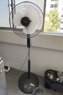 (Category: ) located in . Submitted by heyitskal (Listing ID 1435733371, Image 1). Description: .