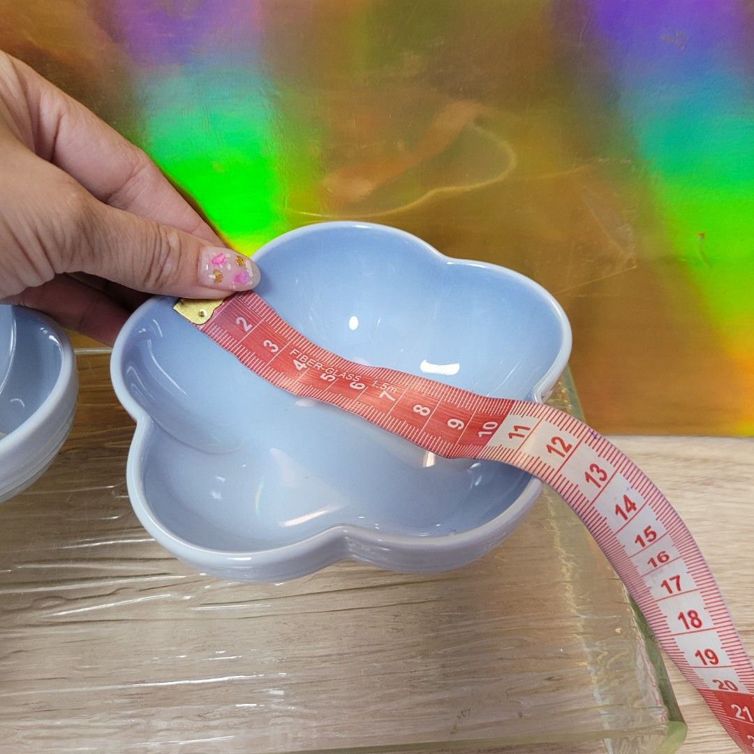 Le Creuset Small Flower Dishes443742393961041922