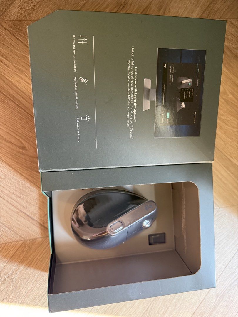 Logitech MX Vertical Ergonomic Mouse - Brand New443671416930969601