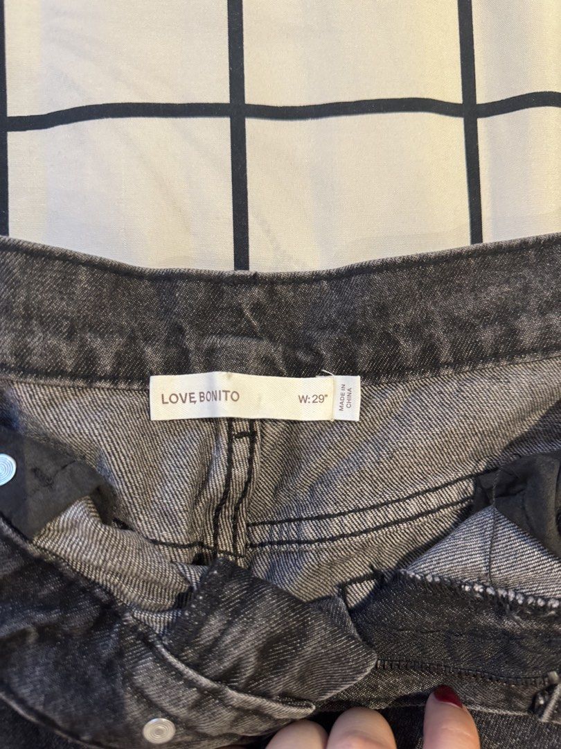 Love, Bonito Black Jeans W29 (Category: Jeans) located in Santa Rosa. Submitted by ayish_b (Listing ID 1435765171, Image 2). Description: - Love, Bonito black jeans - Size: W29 - never used!.