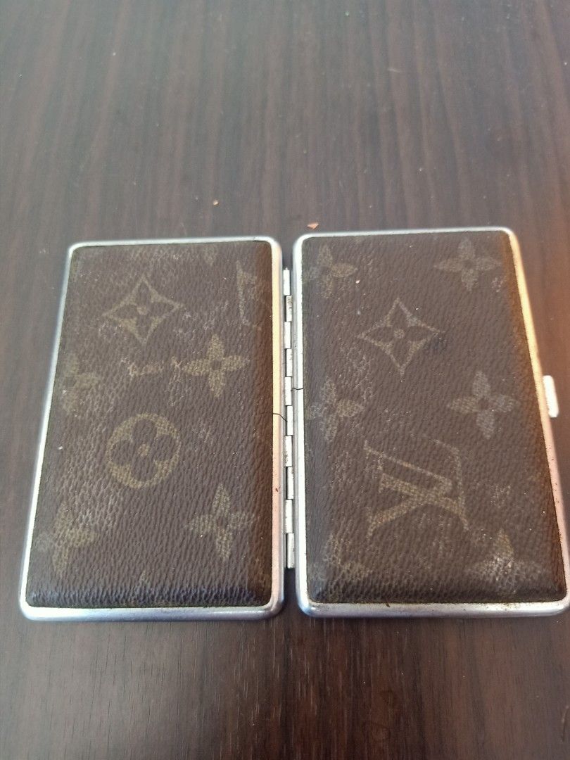 Lv design Cigarette Case (Category: Luxury Bags & Wallets) located in Las Pinas. Submitted by the_recycle_shop (Listing ID 1435777626, Image 3). Description: Vintage good condition .
