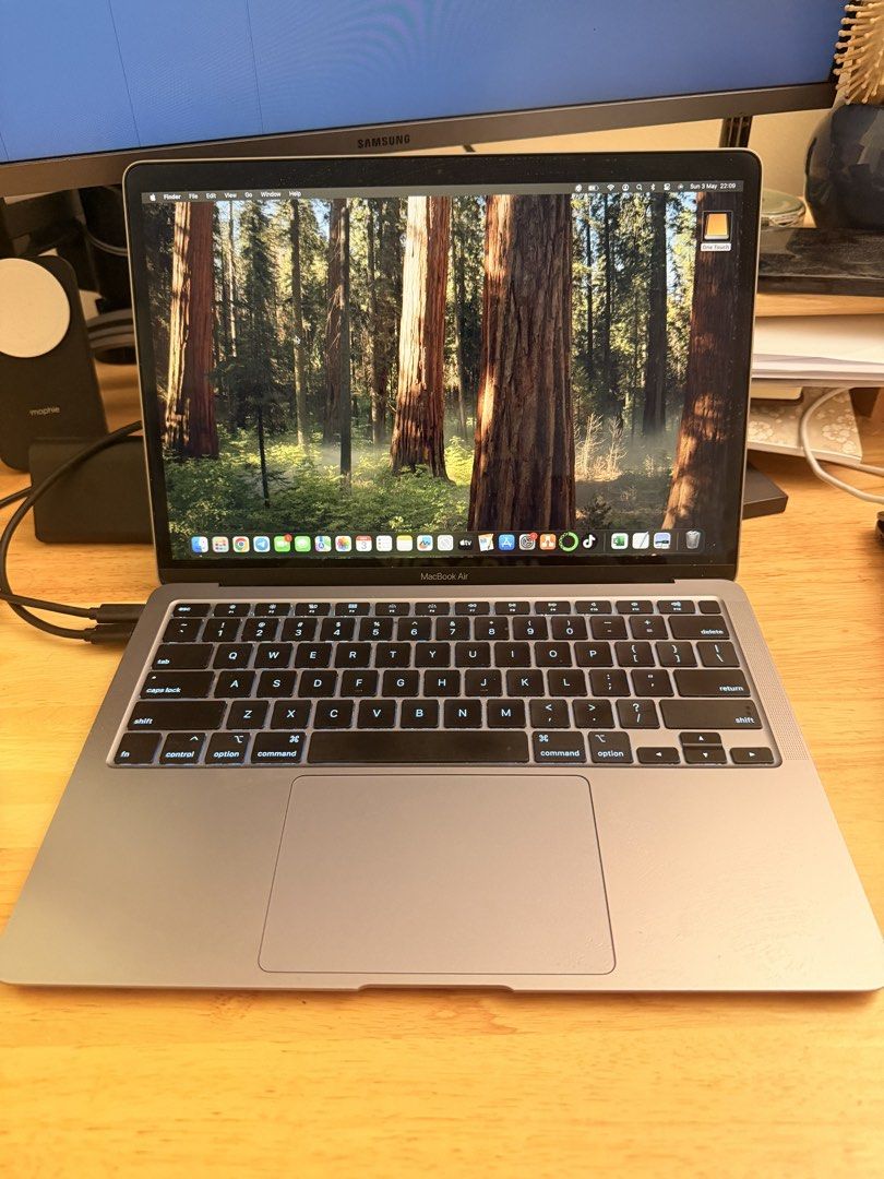 MacBook Air 13-inch (2020)