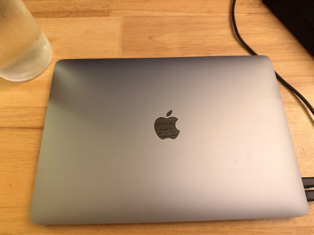 MacBook Air 13-inch (2020)444132062859120641
