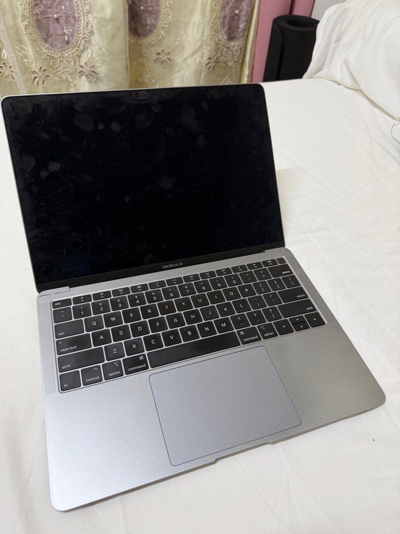 MacBook Air 13-inch (Space Gray)