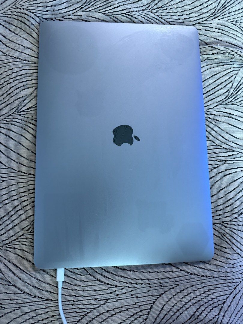 MacBook Pro 15-inch (2019)443995786765946882
