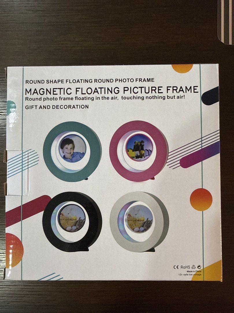 Magnetic Floating Picture Frame