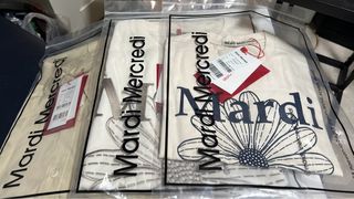 （分類：）位於 。 由 MandySuen218 提交（商品編號 1435817991，圖片 1）。簡介： 。