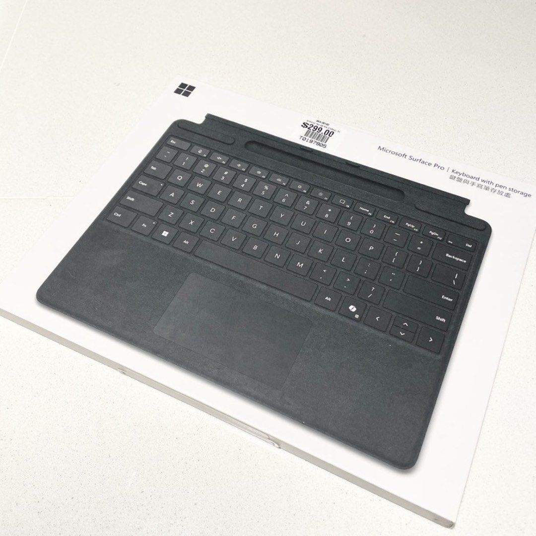 Microsoft Surface Pro Keyboard with Pen Storage443904873255424000