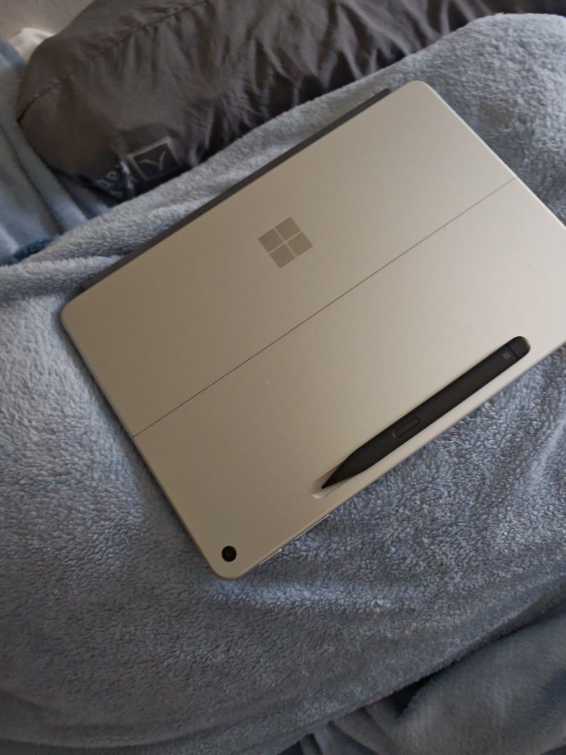 Microsoft Surface Tablet with Pen443662637592760320