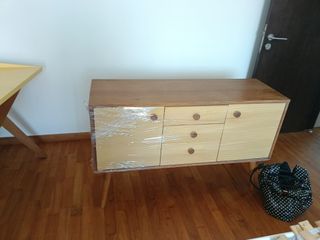 (Category: ) located in . Submitted by secondhandfurnituresg (Listing ID 1435749231, Image 1). Description: .