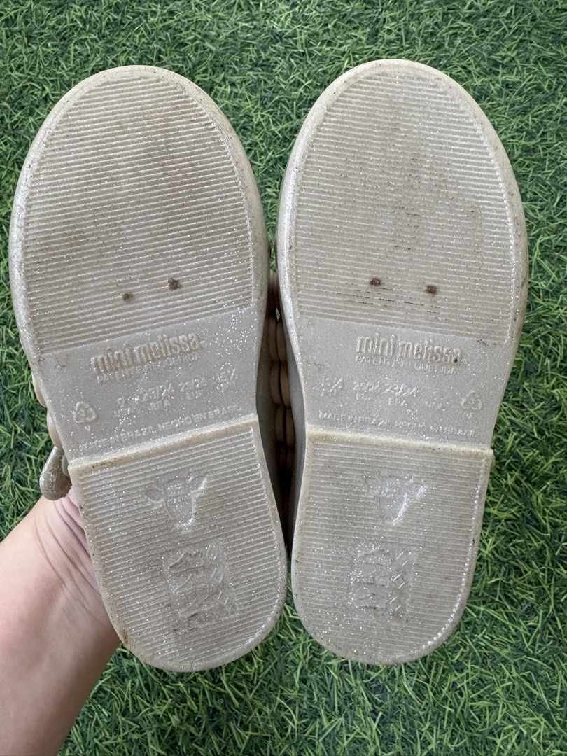 Mini Melissa Shoes - Size 9 (Category: Babies & Kids Fashion) located in Sarrat. Submitted by relovedbyll (Listing ID 1435813444, Image 3). Description: Size 9 No box J&T courier MOP: Gcash/BDO/BPI.
