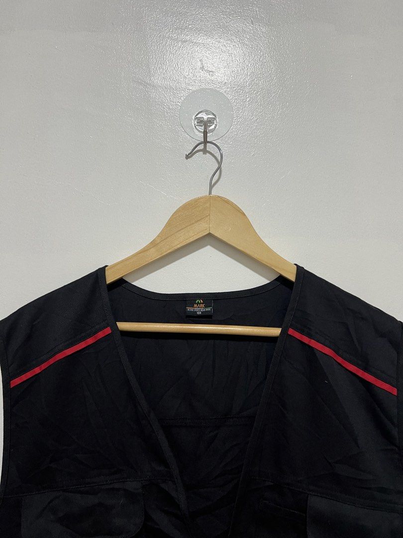 Multipocket Vest (Category: Vests) located in Oroquieta. Submitted by zjstg (Listing ID 1435884109, Image 2). Description: Width: 22 Length: 26.5 Excellent/No issue color rate: 10/10 350+sf.