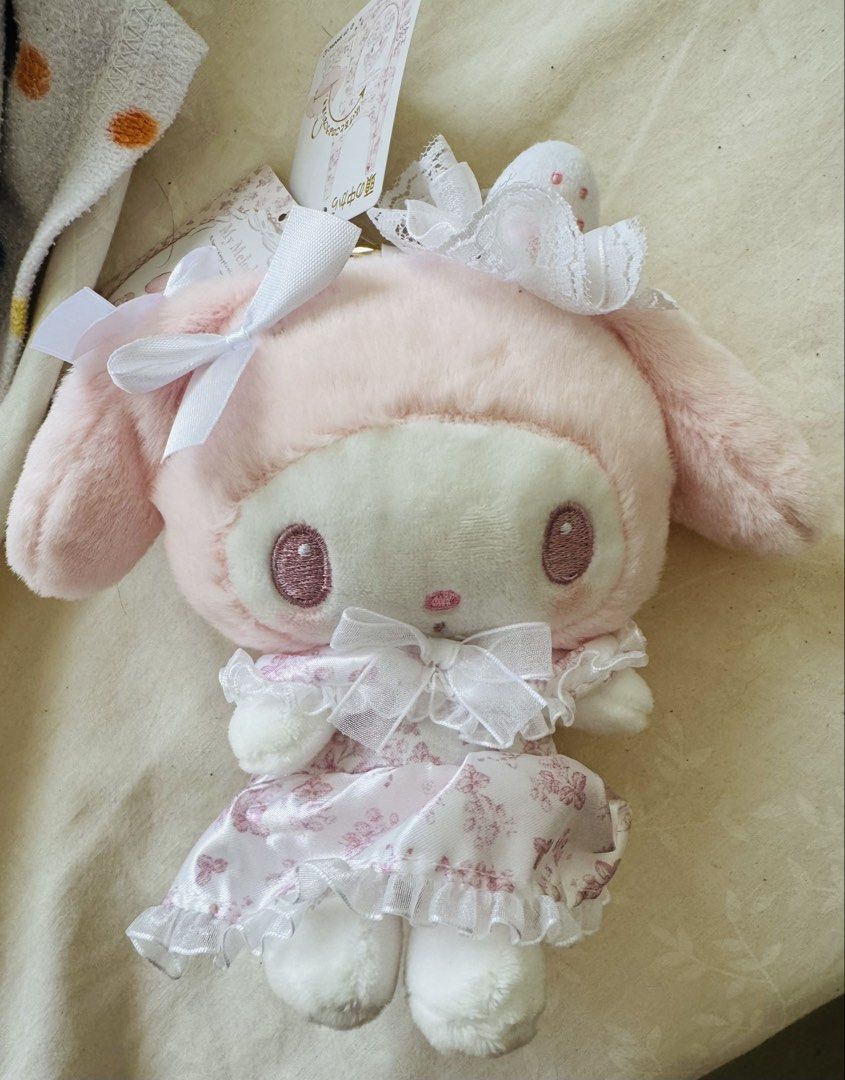 My melody white strawberry tea time pouch (Category: Purses & Pouches) located in Antipolo. Submitted by kawaiikeepsake (Listing ID 1435817300, Image 1). Description: .