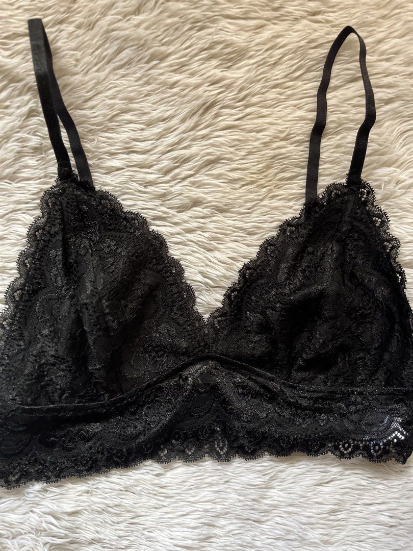 NA-KD Basic Floral Lace Bra - Black (Category: Undergarments & Loungewear) located in Cebu City. Submitted by styleoptions (Listing ID 1435725493, Image 2). Description: - NA-KD Basic Floral Lace Bra - Size: S - Design: Floral lace - Features: Adjustable straps - Article number: 1013-000272-0003 - Made in China -Slightly negotiable.