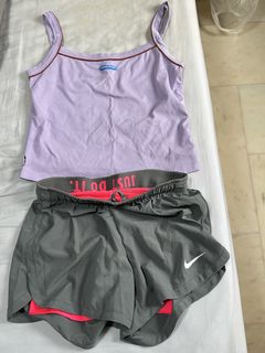 (Category: ) located in . Submitted by wardrobelover (Listing ID 1435809940, Image 1). Description: .
