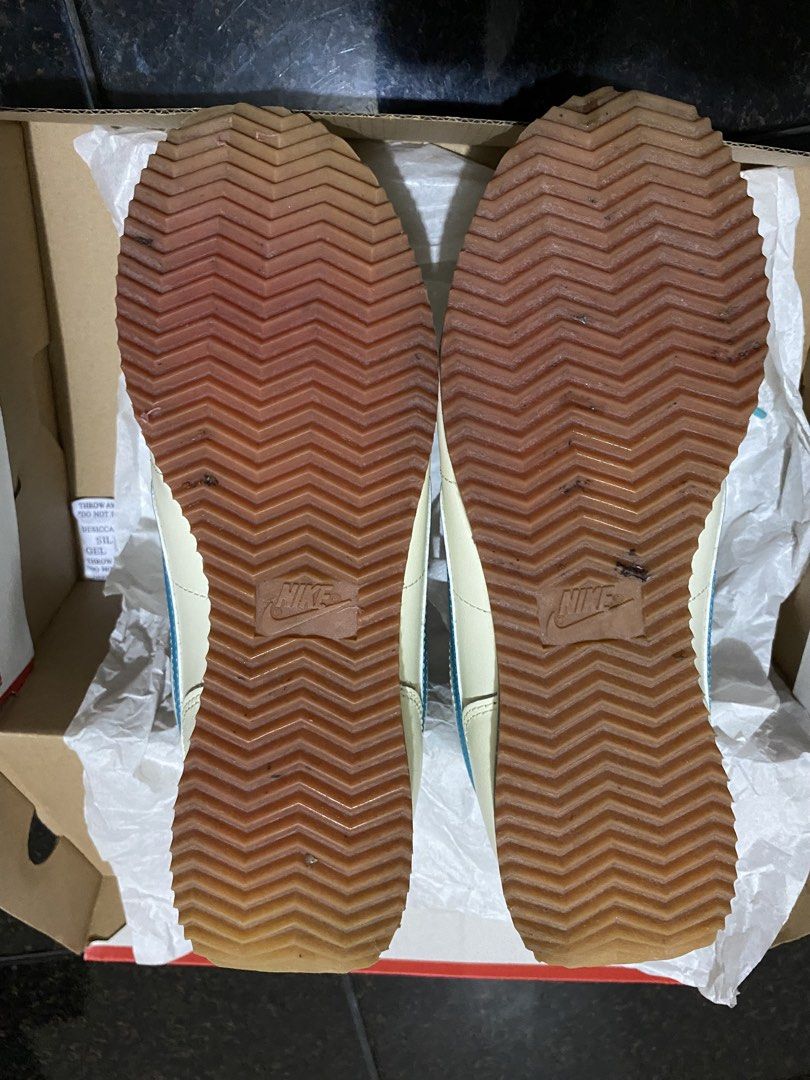 Nike Cortez Cream Blue (Category: Sneakers) located in Calapan. Submitted by yowstuff (Listing ID 1435841515, Image 2). Description: - Classic Nike Cortez - Cream and blue colorway - Features Nike swoosh and logo - Brown sole - Comes with original box.